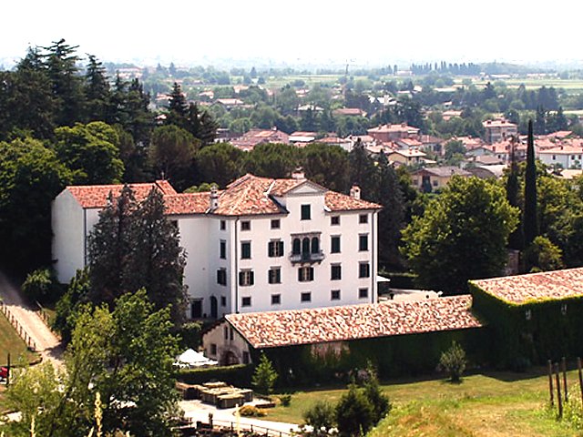 Mossa parte col mastello per il secco